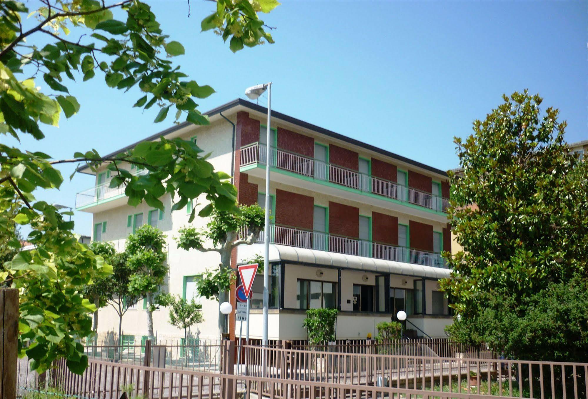 Hotel Gladiola Rimini Exterior photo